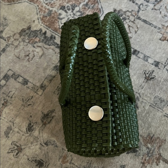 Olive Woven Tote Bag - Picture 4 of 6